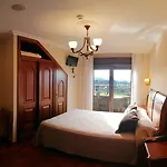 Residencia A Cruzan 3* Noalla (Pontevedra)