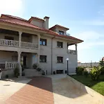 Residencia A Cruzan Guest house Noalla (Pontevedra)