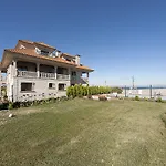 Guest house Residencia A Cruzan Noalla (Pontevedra)