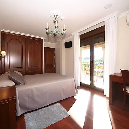 Guest house Residencia A Cruzan 3*